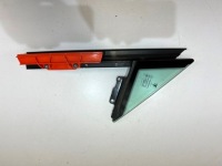 фото thumb №2, Tesla model s скло кузовна трикутник перед