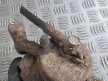 фото thumb №5, Супорт правий перед corolla verso ii 04-08r