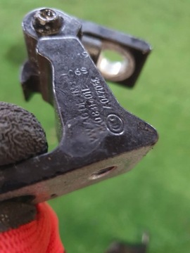 фото thumb №2, Петлі двері лівий зад skoda octavia iii 8k0831401b