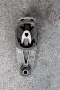 фото thumb №1, Citroen c4 cactus 1.2 thp кронштейн коробки передач