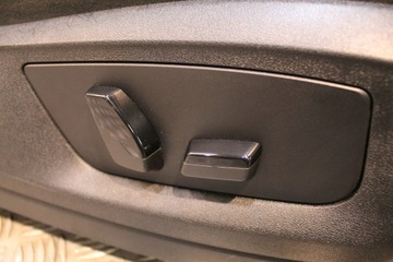 фото thumb №10, Bmw 5 g30 обивка сиденья диван обшивки материал