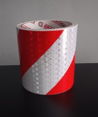 фото thumb №12, Стрічка samoprzylepna попереджувальна плівка відбиваюча pryzmatyczna 100mm 5m