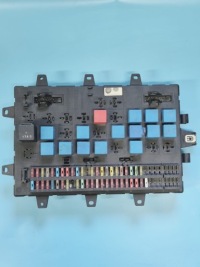 фото thumb №1, Коробка предохранителей 5010231782 renault magnum