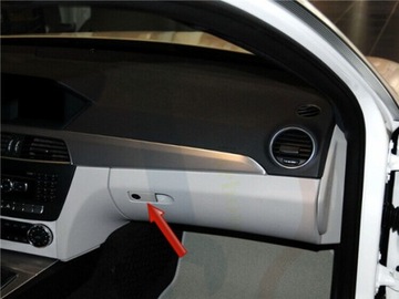 фото thumb №4, Ручка бардачка замка do mercedes w204 x204 glk