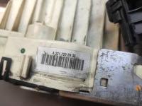 фото thumb №14, Mercedes w221 замок доводчик правый перед доводчик дверь