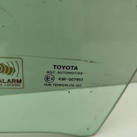 фото thumb №6, Toyota yaris cross 2024 перед сторона левая стекло дверь передних