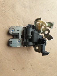 фото thumb №1, Замок крышки задний 8k9827585