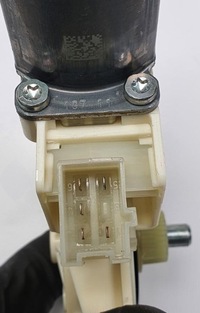 фото thumb №7, Моторчик опускания стекло правый перед mercedes w204 a2048200242