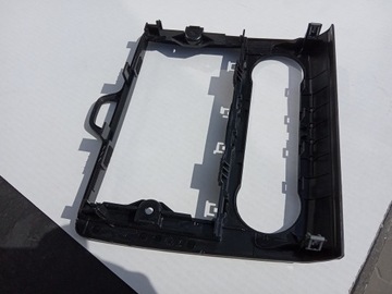 фото thumb №8, Ford focus mk2 2004-07r. - панель рамка