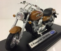 KAWASAKI Vulcan 1500 Mean Streak 2002 в масштабе 1:18 от Welly