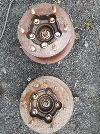 фото thumb №1, Поворотний кулак ступиця права ліва перед master iii 2.3