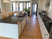 VIA LACTEA Столешница из черного гранита, 3 см, сатинированный полированный