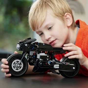 LEGO Technic Бэтмотор 42155