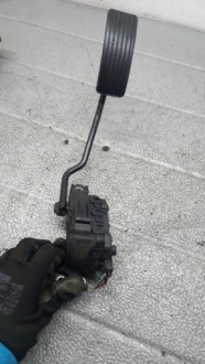 фото thumb №1, Потенціометр газу volvo v40 01r kombi 1.9dci