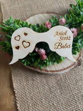 Drewniane skrzydła anioła z napisem Anioł Stróż Babci dekor decoupage wzór2