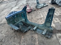 фото thumb №2, Mercedes w205 чверть права передня поріг блок двигуна