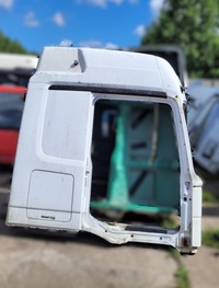 фото thumb №1, Обшивка кабіни правий bok чверть mercedes actros mp2 / mp3