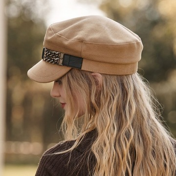 Женская фуражка Belle Hat, украшенная цепочкой