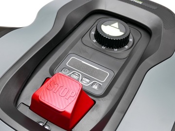 АВТОМАТИЧЕСКАЯ КОСИЛКА-РОБОТ STALCO 2000 м2 RMP2000US BT WiFi КОМПЛЕКТ