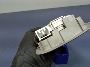 фото thumb №5, Toyota auris ii e18 лампа стеля зад 81250-05030