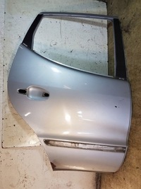 фото thumb №1, Дверь правый задняя mercedes w168 lift