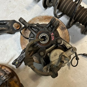 фото thumb №3, Renault zoe левая поворотный кулак амортизатор ступица