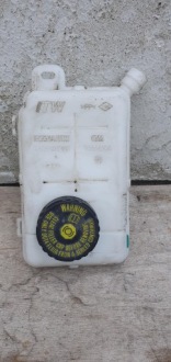 фото thumb №1, Бачок жидкость тормозной renault trafic iii 460910738r