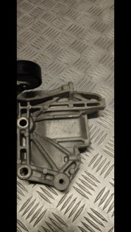 Mercedes w177 кронштейн генератора 117105989r Цена, фото thumb