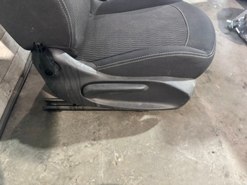 фото thumb №7, Сиденья peugeot 208 правые перед