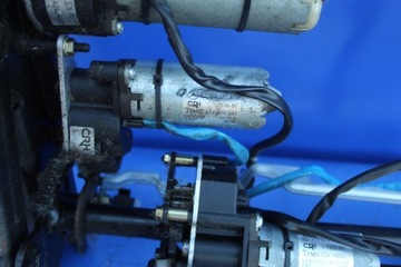 фото thumb №9, Каркас сиденья правого рейка двигатели привод оригинальный номер mercedes sl r230 w230