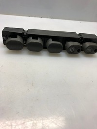 фото thumb №1, Панель кнопок панелі приладової панелі fiat punto 97-