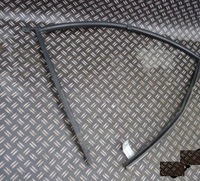 фото thumb №1, Chrysler grand voyager 01- прокладка правая дверь