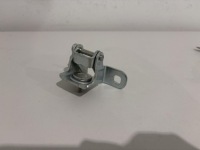 фото thumb №1, Opel crossland x петля кришки задня багажника 13463343 yq00165680