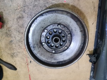 фото thumb №1, Сцепление колесо двухмассовый a4 b8 a6 c7 2.0 tdi 0aw105317ah