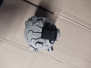 фото thumb №5, Дополнительный помпа воды porsche 9j1965567a