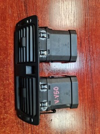 фото thumb №1, Решётка обдув средняя volvo v50 s40 04'