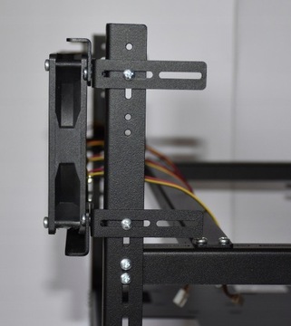 КОРПУС КРИПТО-ЭКСКАВАТОРА 12GPU 4PSU MC12B