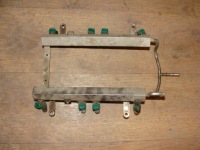фото thumb №1, Молдинг впрыскная форсунки 4.0 v8 land rover discovery 2 ii