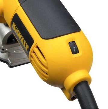 Лобзик DeWalt 700 Вт с питанием от сети