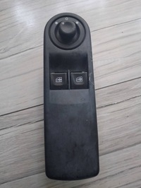 фото thumb №1, Переключатель стекло 809611667r renault clio iv