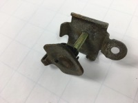 фото thumb №6, Кронштейн датчиков przy wahaczu od подголовников 1295401144 w124 cabrio a124