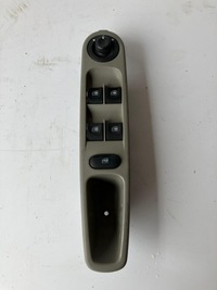 фото thumb №1, Переключатель стекло дверь левый перед zoe 254008973r