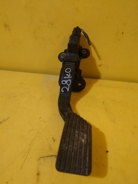 фото thumb №1, Peugeot 4007 - педаль газу