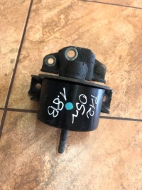 фото thumb №1, Nissan p12 1.8b кронштейн подушка двигуна