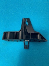 фото thumb №1, Land rover range rover velar левая кронштейн бампера передний lr093502