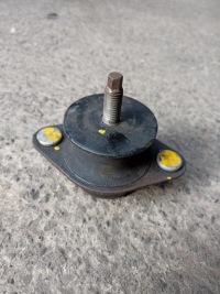 фото thumb №1, Подушка рамы передняя перед jeep wrangler jk 52126186aa