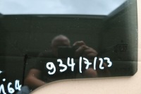 фото thumb №3, Скло двері лівий задня ml164