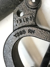 фото thumb №12, Петлі кришки volvo xc70 31218425 пара