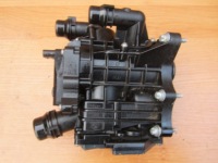 Термостат корпус 8642560 bmw g20 g30 g01 2.0 i бензин Оригинал, фото thumb