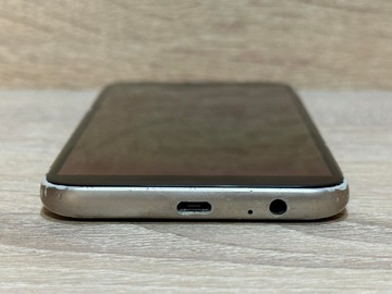 Выставочный смартфон Samsung Galaxy J6 3 ГБ/32 ГБ